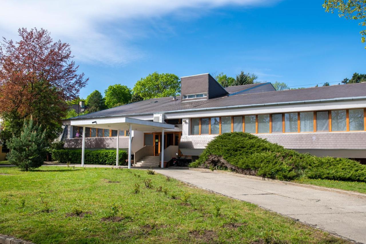 Tuenderkert Hotel Noszvaj Exterior foto